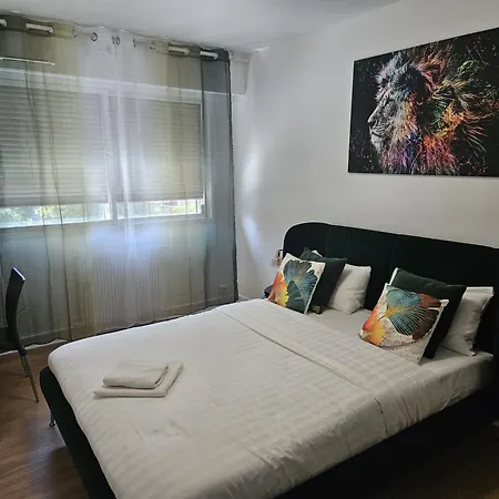 Le Tolstoi Chic Apartment *